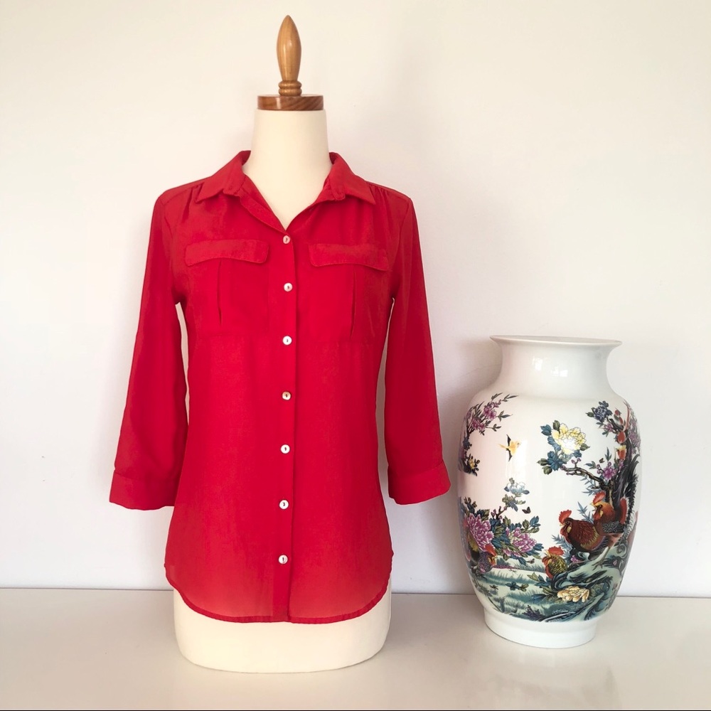 🎀 5/$25 H&M tomato red button down blouse size 2 or XS